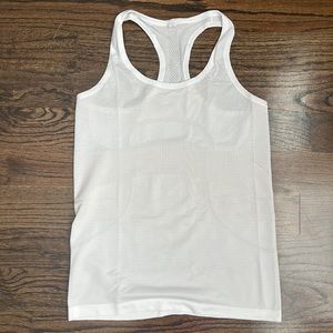 Lululemon Swiftly Tech Tank top - size 8